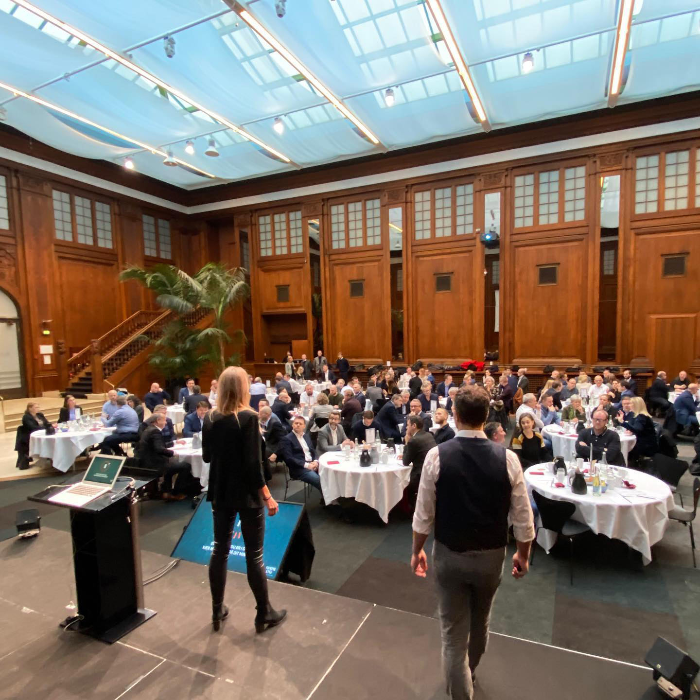 Foredrag med Shining Eyes